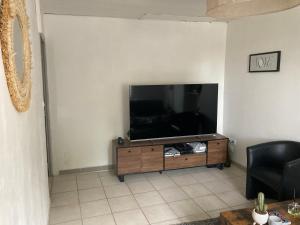chambre privée dans maison drômoise - viarhona - autoroute - jacuzzi à réserver en supplément