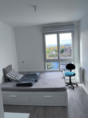 Chambre privée dans un appartement à 37 min de champs élysées