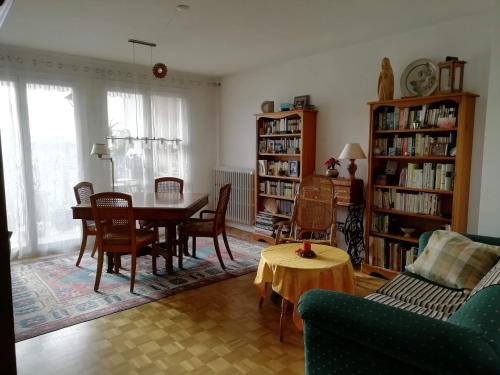 Chambre privée entre Université et centre ville chez l'habitant