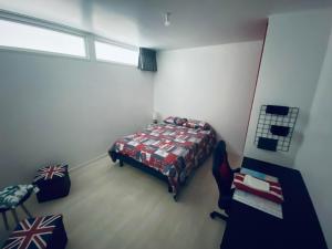 Séjour chez l'habitant Chambre privée face à la gare 56 bis Rue Victor Hugo 65000 Tarbes Midi-Pyrénées