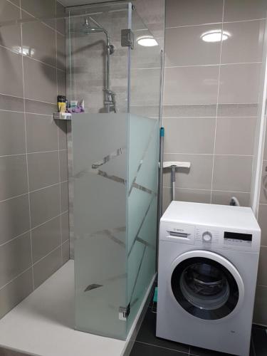 Séjour chez l'habitant chambre rénovée \ 31 Rue des Prémontrés 67500 Haguenau Alsace