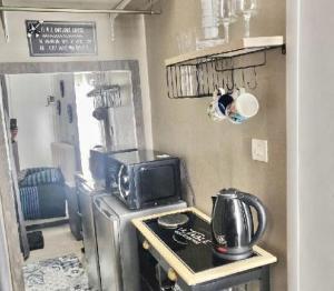 Chambre spacieuse avec terrasse & douche privative - LAVALOC