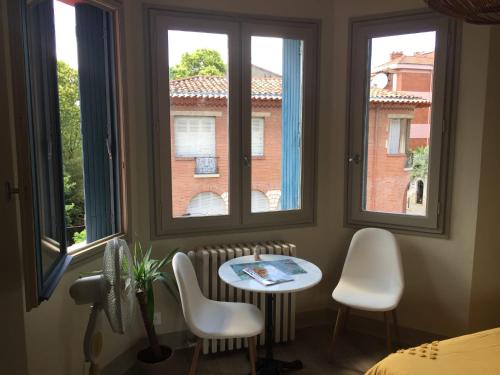 CHAMBRE SPACIEUSE DANS MAISON ART DECO au CENTRE DE TOULOUSE