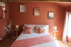 Chambre terracotta à la campagne