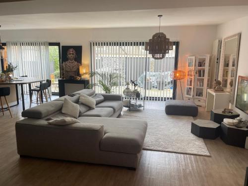 Chambres privatives avec SDB commune ( idéales pour 5 personnes )