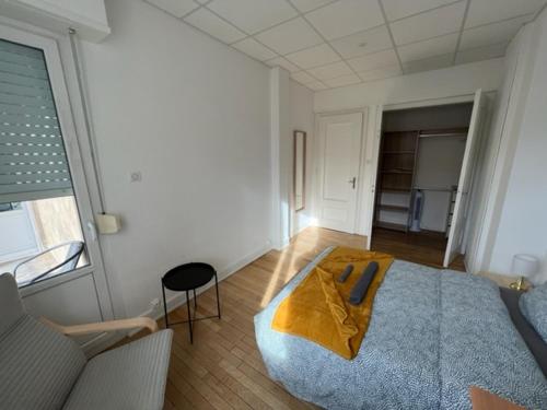 Chambres privées -Private room- dans un spacieux appartement - 100m2 centre proche gare