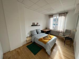 Chambres privées -Private room- dans un spacieux appartement - 100m2 centre proche gare