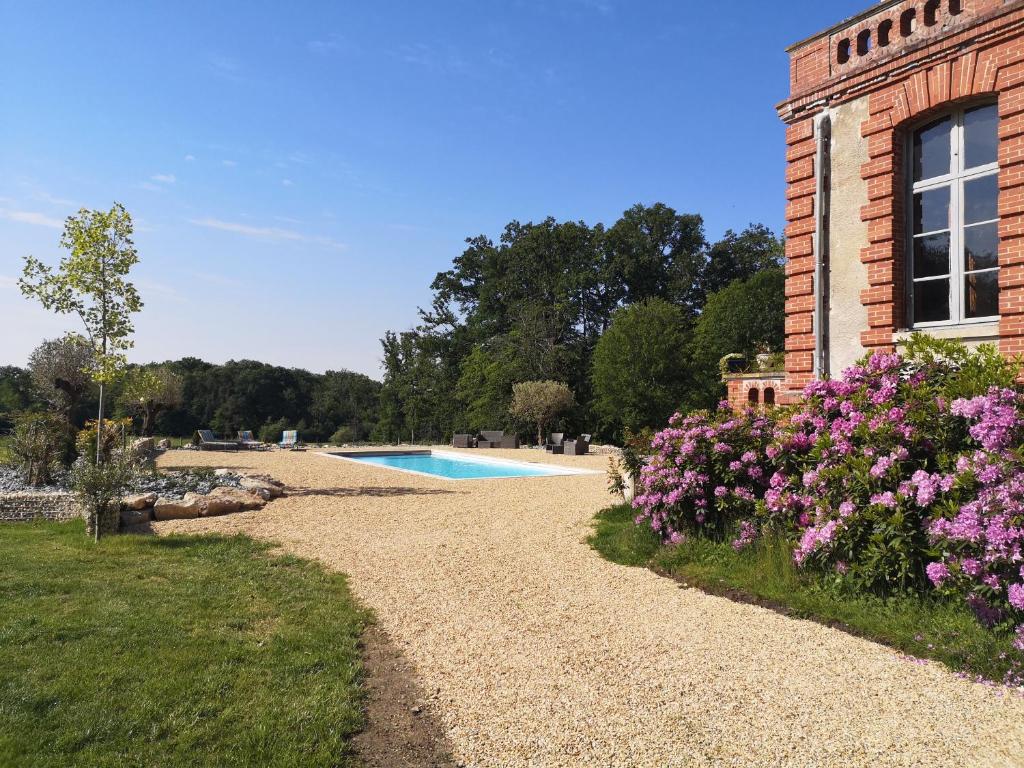 Séjour chez l'habitant Château de Beauchêne Chambres d'Hôtes Route Vierzon 18110 Allogny