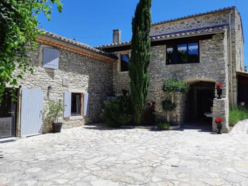 Chez Elles