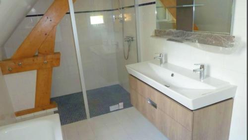 Chez Valou - Chambre avec WC sdb privée parking vue dégagée