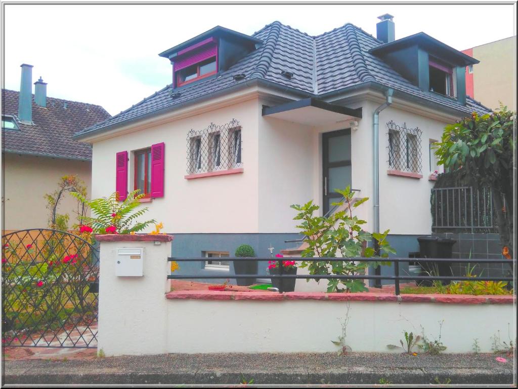 Colmar chambre privée chez l'habitant , près de l'hôpital Pasteur et gare maison 10 Rue du Docteur Emile Macker, 68000 Colmar