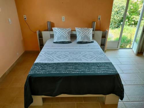 Confortable suite parentale avec jardin et piscine