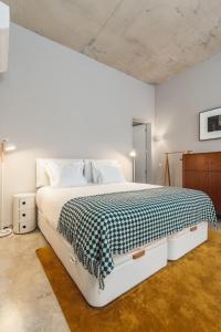Contemporary Tanger Suite - Serralves and beach