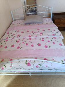 cosy chambre plein d'amour au 1er étage dans pavillon à 1h15 de paris