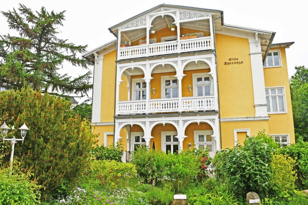 Séjour chez l'habitant DEB 042 Ferienwohnungen im Ostseebad Göhren Villa Gartenweg 1 18586 Göhren