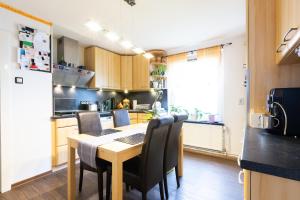 Deutsche Messe Zimmer - Private Apartments Hannover Exhibition Center (room agency)