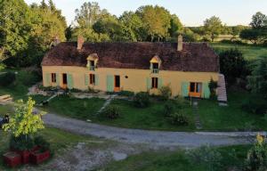 Séjour chez l'habitant Domaine du Grand Chêne Lieu-dit l'Epine 6 route de l'Epine 03320 Pouzy-Mésangy Auvergne