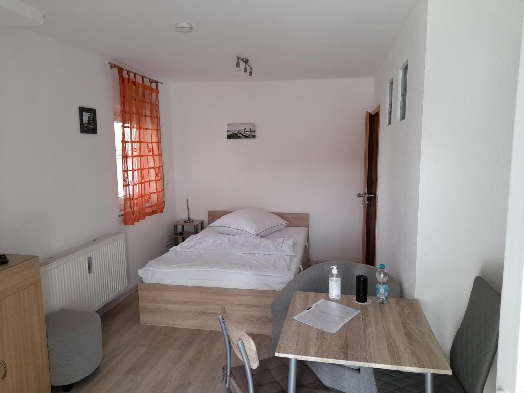 Eltinger Studio Apartment Berlinerstraße 52 Erdgeschoss im Nebengebäude, 71229 Leonberg