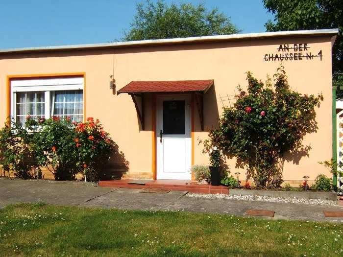 Séjour chez l'habitant Ferienwohnung Sehlen auf Ruegen An der Chaussee 1 18528 Sehlen