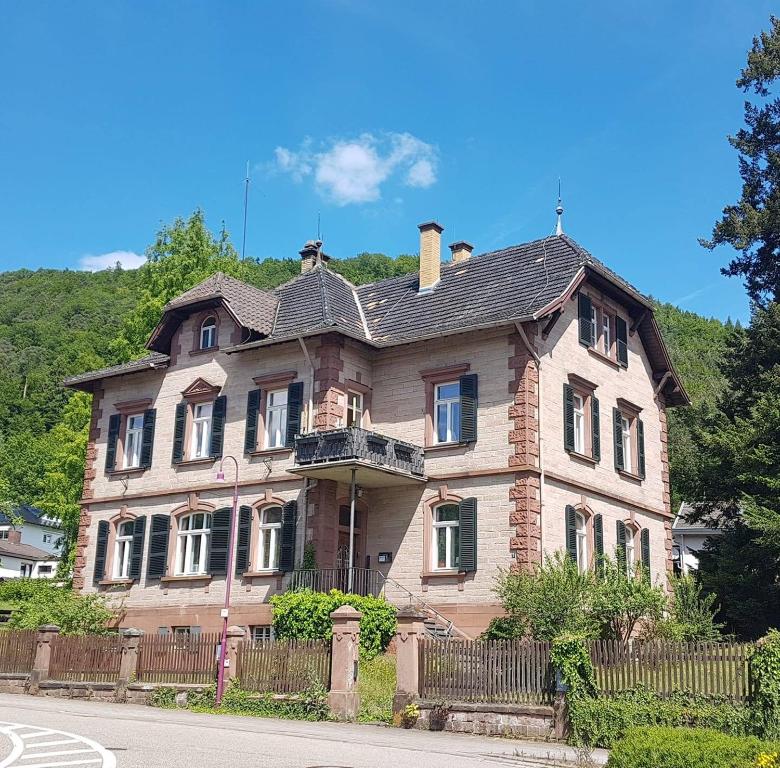 Séjour chez l'habitant Forsthaus Merzalben Hostel Höhstraße 2 66978 Merzalben