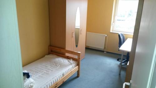 Funktionales Zimmer in ruhiger Lage, dennoch in 25 Min in HH City