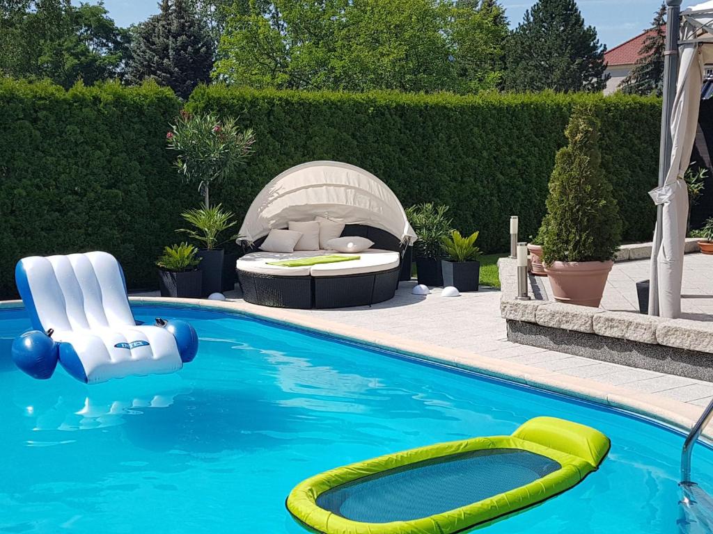 Gästezimmer im bewohnten EFH mit Pool und Garten Zum Waldsee 10, 15295 Ziltendorf