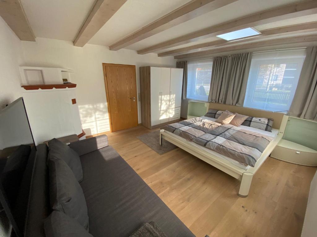 Gästezimmer Kirchdorf 7 Fellheimer Weg, 88457 Unteropfingen