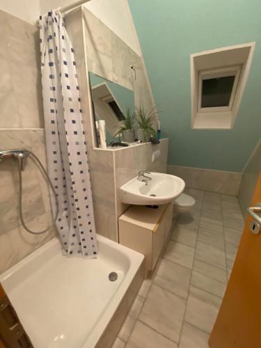 Gemütliches Zimmer im Dachgeschoss