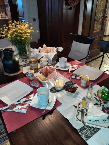 gemütliches Zimmer mit Frühstück