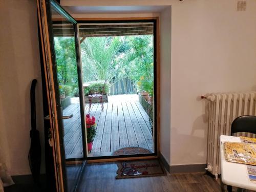 Guest House dans jardin exotique proche d'une voie verte