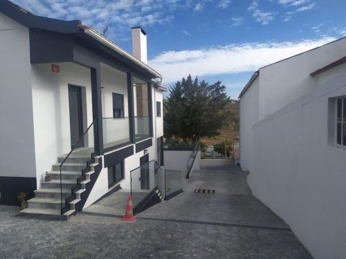Hall 92 Quartos com WC em moradia com piscina A-das-Lebres Loures