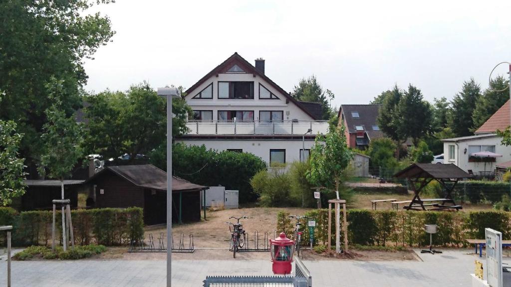 Haus Warnowblick Objekt 36737 Schmarl Dorf 14 d-e, 18106 Schmarl
