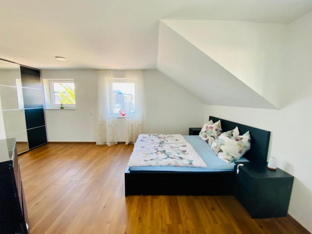 Homestay Offers Private Bedroom and Bathroom near Speyer and Hockenheim 1 Heidelberger Straße, 68804 Altlußheim