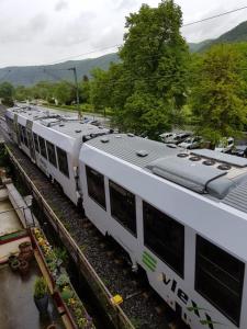 Hotelzimmer im alten Reihenhaus auf der Stadtmauer