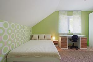 ID 4945 - Private Rooms