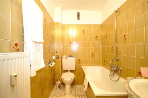 ID 5520 - Private Rooms