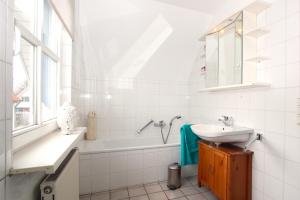 ID 5975 - Private Rooms
