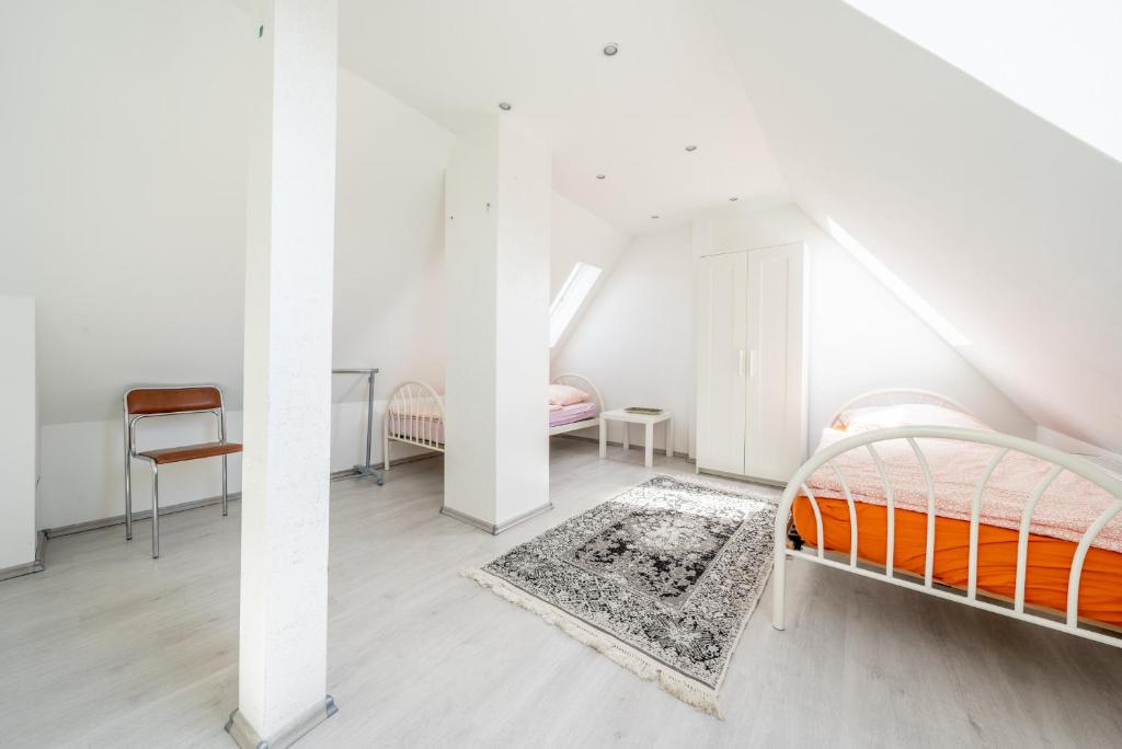 ID 6668 - Private Room with own bathroom Kamenzer Weg, 30519 Hanovre