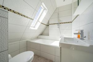 ID 6668 - Private Room with own bathroom