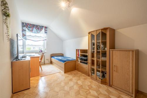 ID 6867 - Private Rooms