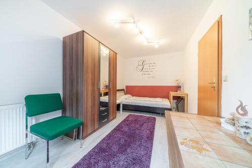 ID 6874 - Private Rooms