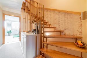 ID 6874 - Private Rooms
