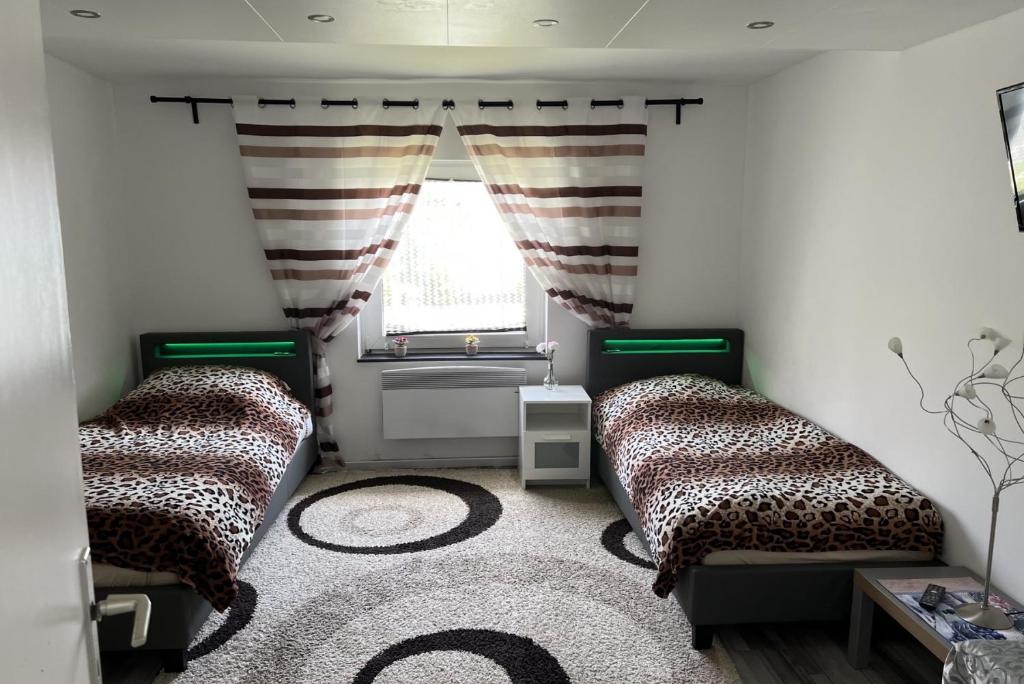 ID 7038 - Private Room with own bathroom Hildesheimer Straße, 30880 Hanovre