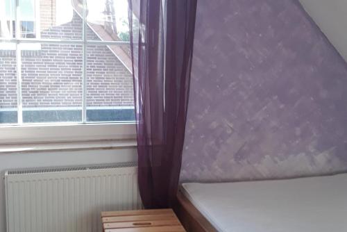 ID 7052 - Private Rooms