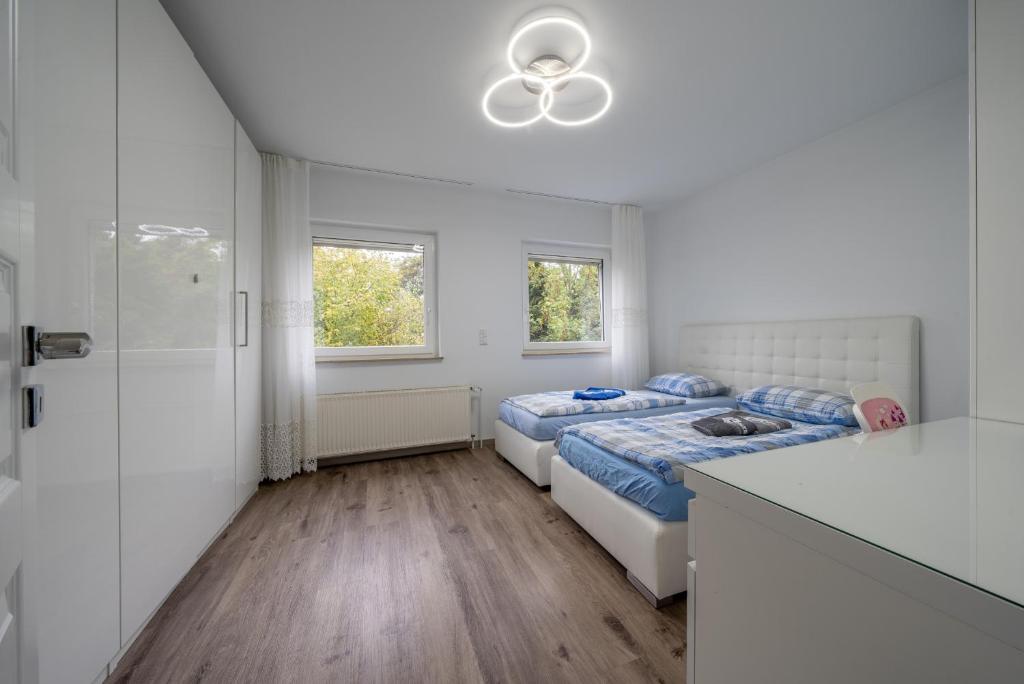 ID 7056 - 3 private rooms with 2 own bathrooms Wunstorfer Landstraße, 30453 Hanovre