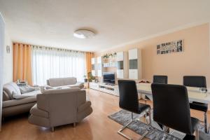 ID 7066 - Private Rooms