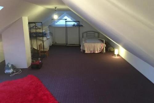 ID 7077 - Private Rooms