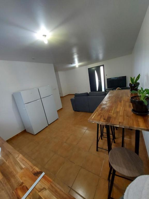 Séjour chez l'habitant K&N - Maison à partager avec d'autres voyageurs - Chambre privée - Jardin - Balcon 34 Avenue Lefèvre 69120 Vaulx-en-Velin