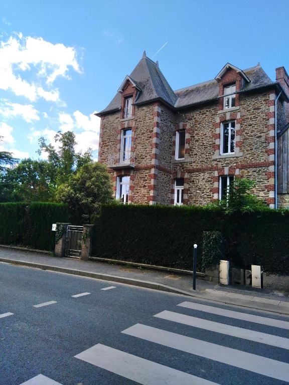 Séjour chez l'habitant Ker Louwen chambre d' hôte 33 Rue César Mulon 22130 Corseul