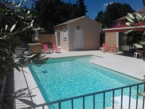 Séjour chez l'habitant La Clastre location d'un studio avec piscine et clim près d'Uzès Chemin des Cruelles 30190 Bourdic Languedoc-Roussillon